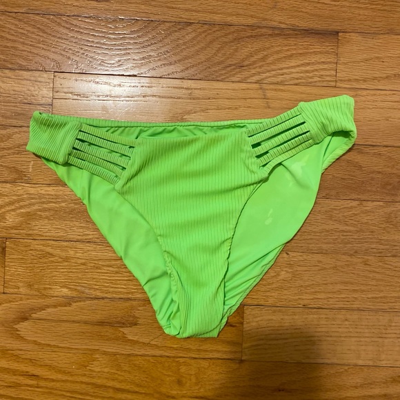 Neon Green Bikini - Picture 5 of 6